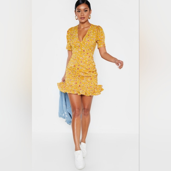 PrettyLittleThing Dresses & Skirts - PrettyLittleThing yellow mustard ditsy floral ruched skirt tea dress